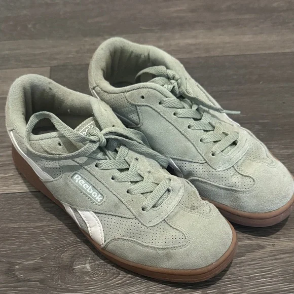 Reebok Women’s Suede Gray and White Sneakers - Picture 4 of 4
